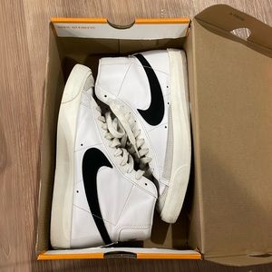 Women’s Blazer Mid ‘77